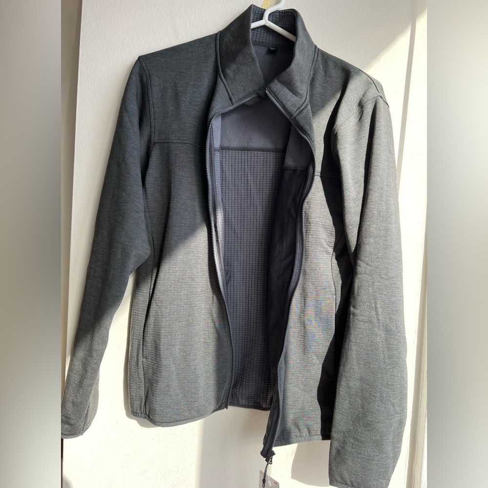 Uniqlo zip up light jacket